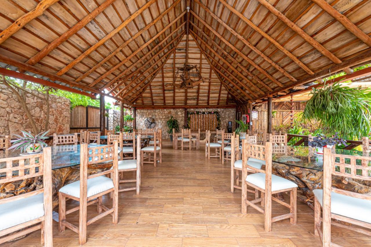 Vista De Aguilas Ecolodge Pedernales Exterior foto
